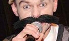 Po senioko Simo ūsais - laisvas aktorius