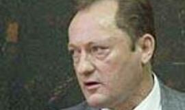 S. Mikelis amžinojo poilsio grįš į Nidą