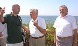 Neringos politikai kasa karo kirvį