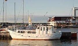 Negavę žemės, sumanė įsigyti plaukiojančiąją degalinę