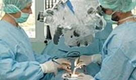 Nauju mikroskopu - sudėtingiausios operacijos