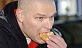 Pietūs viešbutyje - kliūtis R. Vyšniausko pasirodymui