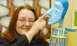 "Sielą atiduodu lėlei..."