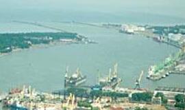 Bus platinamas kanalas, plauks didesni laivai