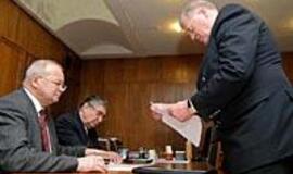 Kandidatai klaidžioja teisinėse džiunglėse