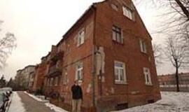 Senų namų sienos skyla ne tik dėl statybų