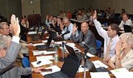 Klaipėdos politikai mėto pėdas