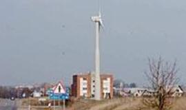 Vėjo jėgainės lietuvius ir žavi, ir baugina