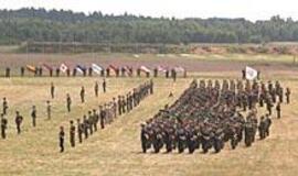 Gamta pažabojo milžiniškus karinius mokymus