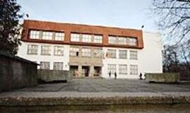 Mokyklą smaugę ginčai nurimo