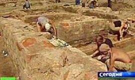 Įėjimą į viduramžių Kionigsbergą palaidos namo statybos