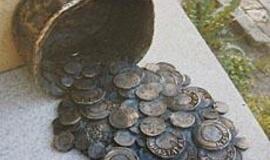 Senamiestyje pažirs bronziniai pinigai