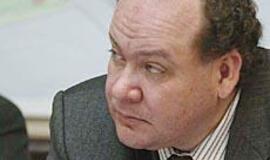 Valdininką klupdo indolas