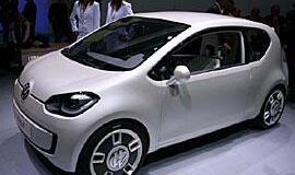 Pigus automobilis vilioja ir milžinus