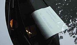 Problemą išsprendžia raštelis už stiklo