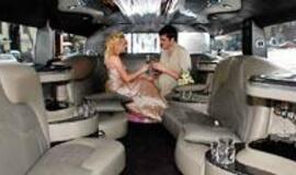 Limuzinai - jau ne tik verslininkui, bet ir studentui