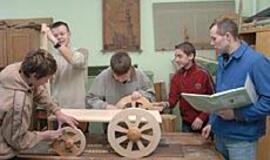 Lietuvos mokymo įstaigos ir toliau moteriškėja