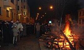 Prie laužo - daugiau dainų nei kalbų