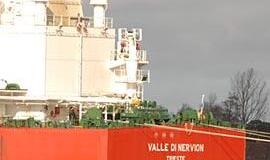 Pasiutęs vėjas "pašokdino" laivus