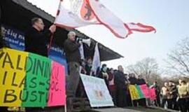 Neringiškiai reikalavo valdininkių galvų