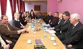 Muzikinis teatras pradeda skambinti varpais