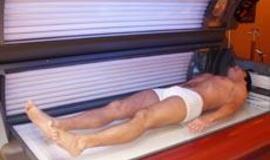 Vaikus žadama ištraukti iš soliariumų