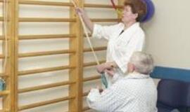 Mėginama išlaikyti slaugytojus Lietuvos darbo rinkoje