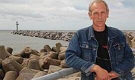 A. Varnas apiplaukti pasaulio neskubės