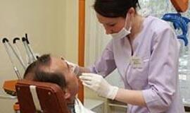 Darbdaviai vilios ne tik atlyginimu