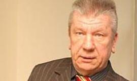 Bibliotekoje - vadų rokiruotė