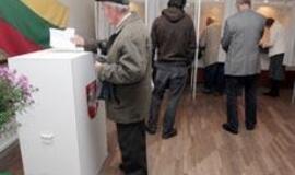 Vienmandačių apygardų kandidatų, patekusių į antrąjį turą, sąrašas (lentelė)