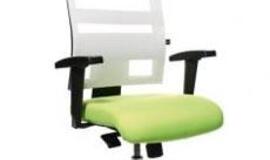 Patogi darbo kėdė saugo sveikatą