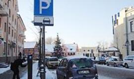 Mokamas automobilių stovėjimas virto nesusipratimu