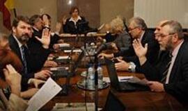 Politikai neteisėtai gautas algas "pamiršo"