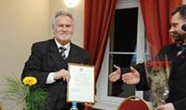 Įteikta literatūrinė Ievos Simonaitytės premija