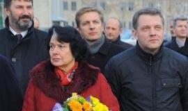 Uoste krenta vadovų galvos