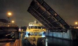 Biržos tiltas kyla lėčiau