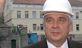 Dėl arenos - statybininkų karas