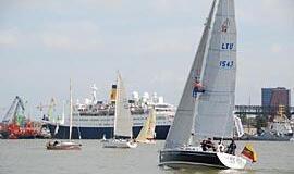 Buriuotojai paparčio žiedo ieškojo mariose