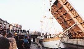 "Meridianui" vėl reikia pagalbos