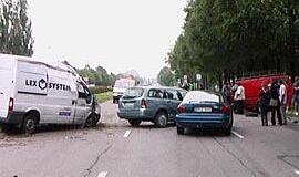 Baltijos prospekte skraidė mašinos