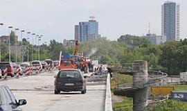 Piniginė injekcija tiltui - ne išsigelbėjimas