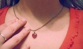 Plėšikai nusitaikė į moterų auksą