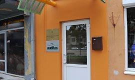 Įniršį išliejo ant administratorės