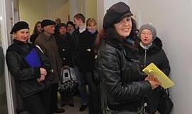 Valdininkai dar gelbėsis nuo gresiančių eilių