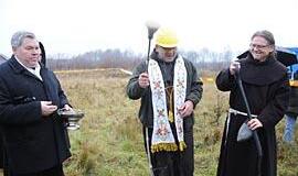Pranciškonai budino žemę