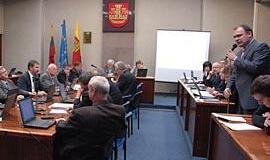 Politikės autografas užminė mįslę