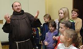 Vaikų sukurtose prakartėlėse jau užgimė kūdikėlis Jėzus