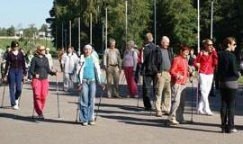 Klaipėdoje daugėja šiaurietiško vaikščiojimo mylėtojų