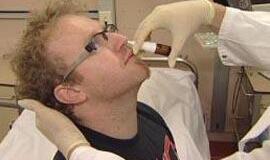 Nauja vakcina nuo gripo bus purškiama į nosį